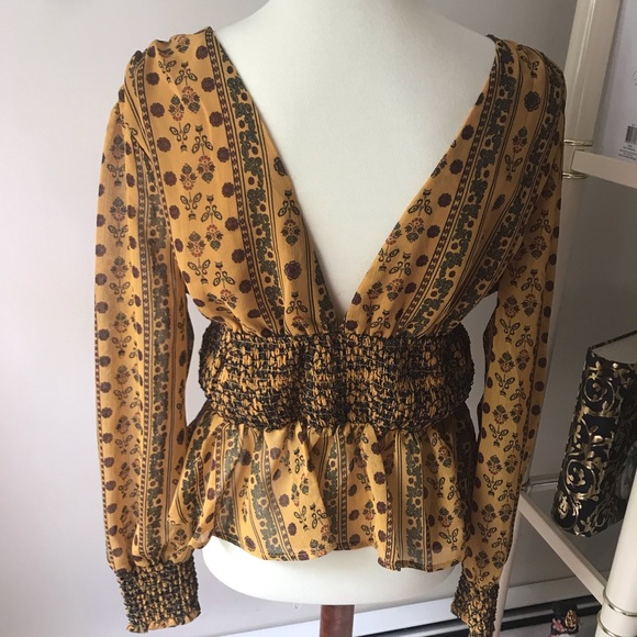 🛍Moon River Boho Blouse w/ Pompom Tie Detail - Picture 4 of 8